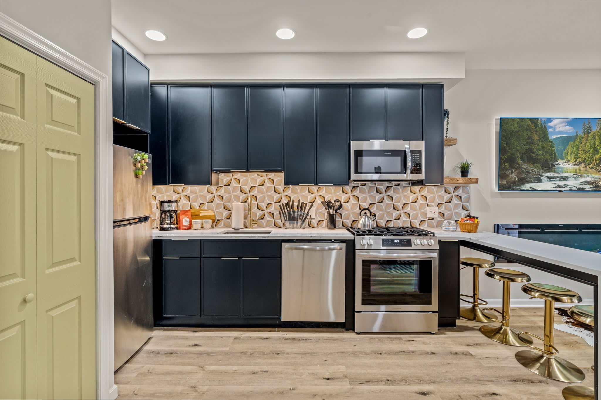 Family Oasis with 3BR, Games, BBQ & Fast WiFi