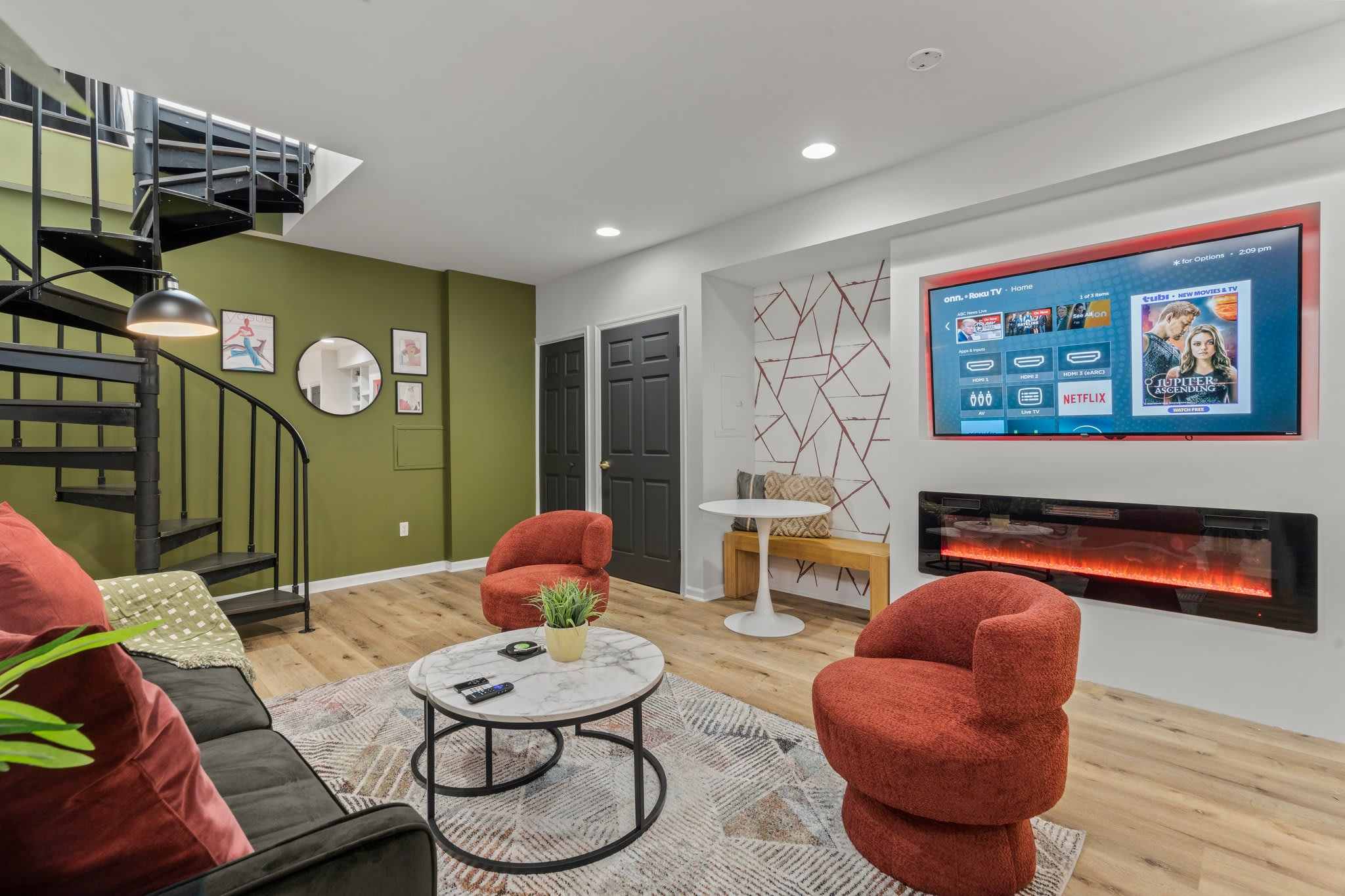 Old City 2 BR | Near Historic Sites | *King Bed*