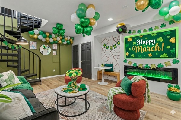 Old City 2 BR | Near Historic Sites | *King Bed*