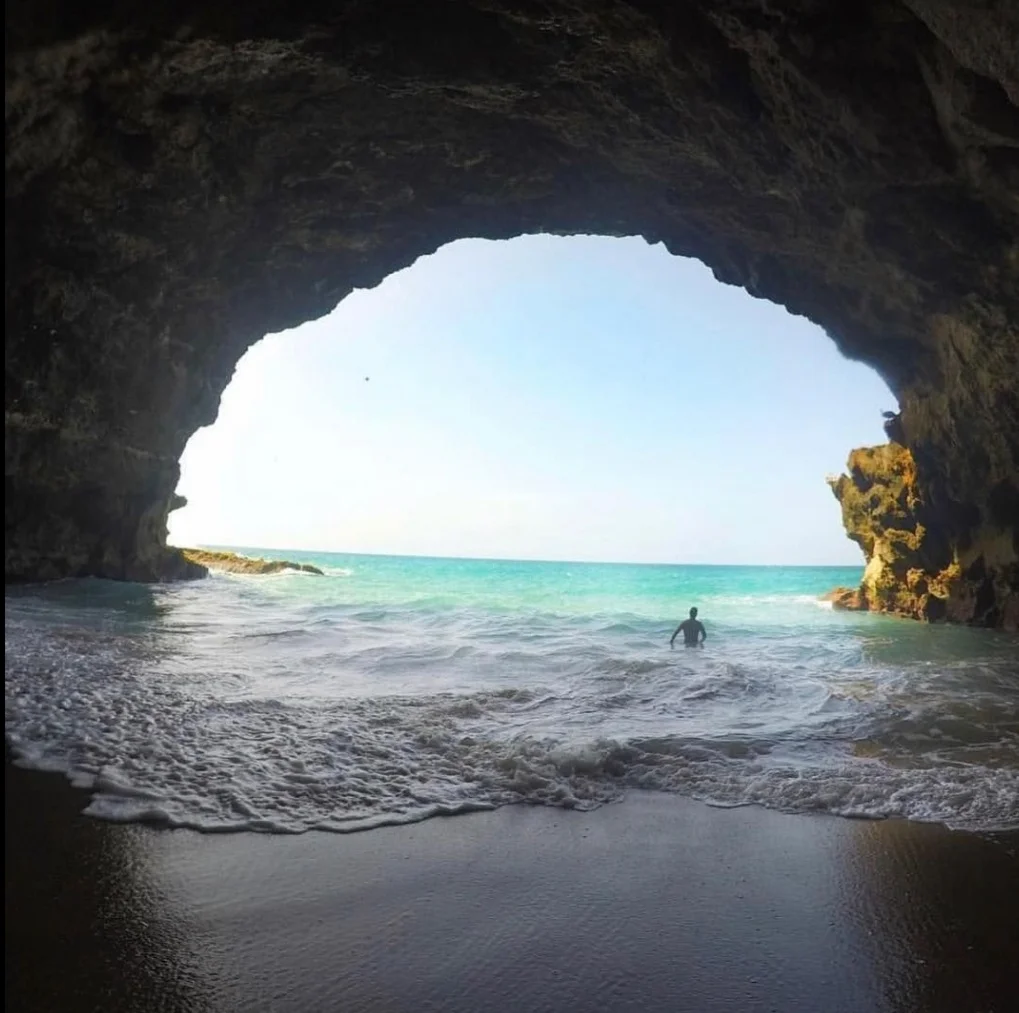 Cuevo Golondrinas, Isabela PR