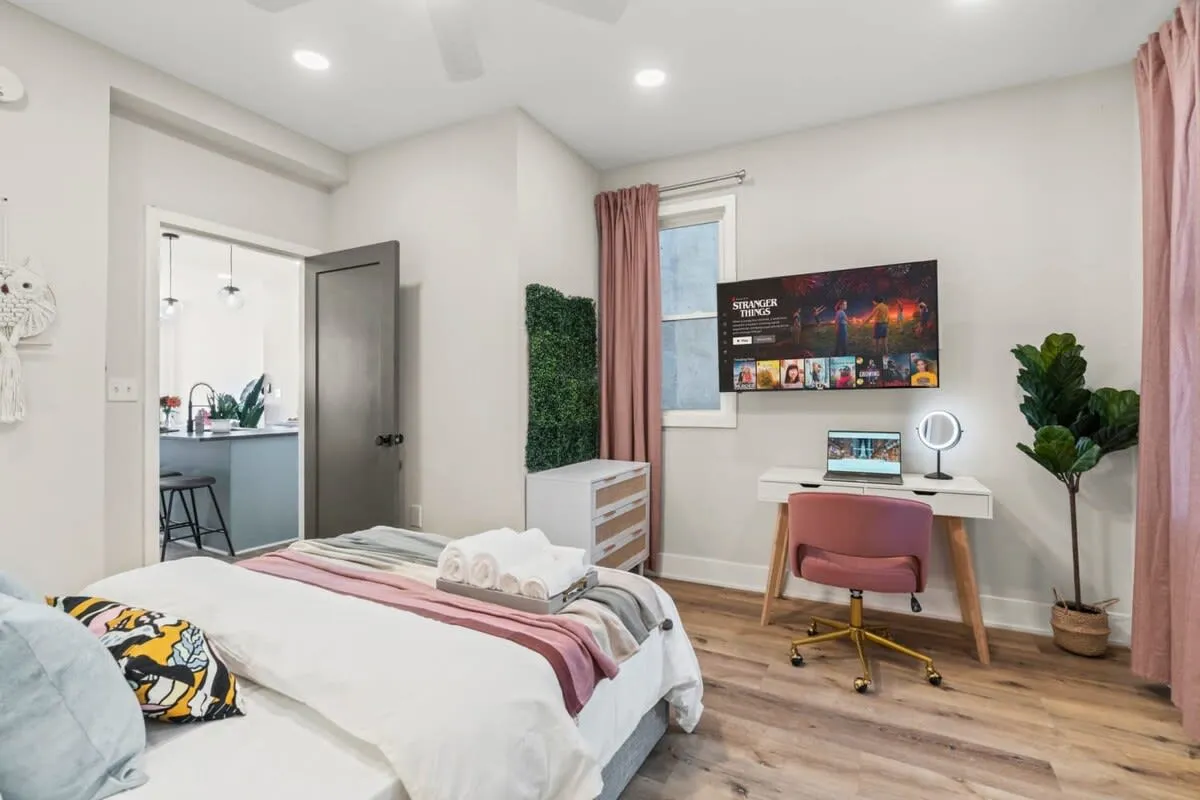 Work, unwind, or binge your favorites—this multi-purpose retreat adapts perfectly to your stay.