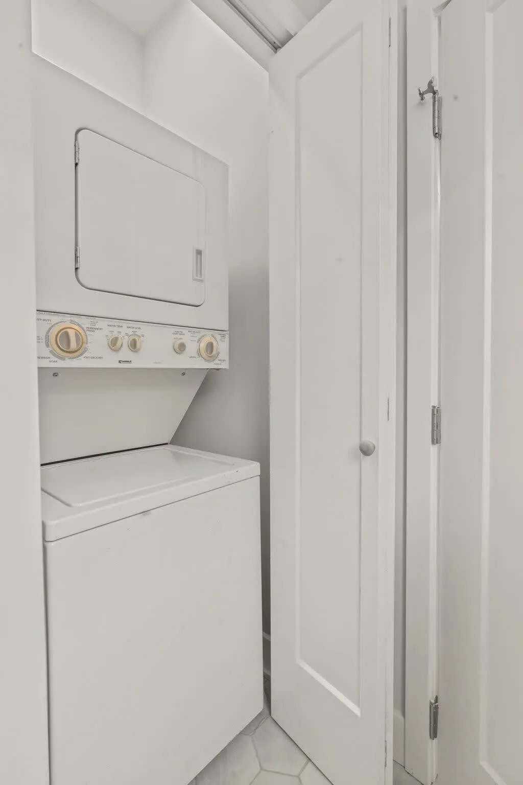 In-unit washer and dryer make extended stays easy—pack light and feel right at home during your Philadelphia getaway.