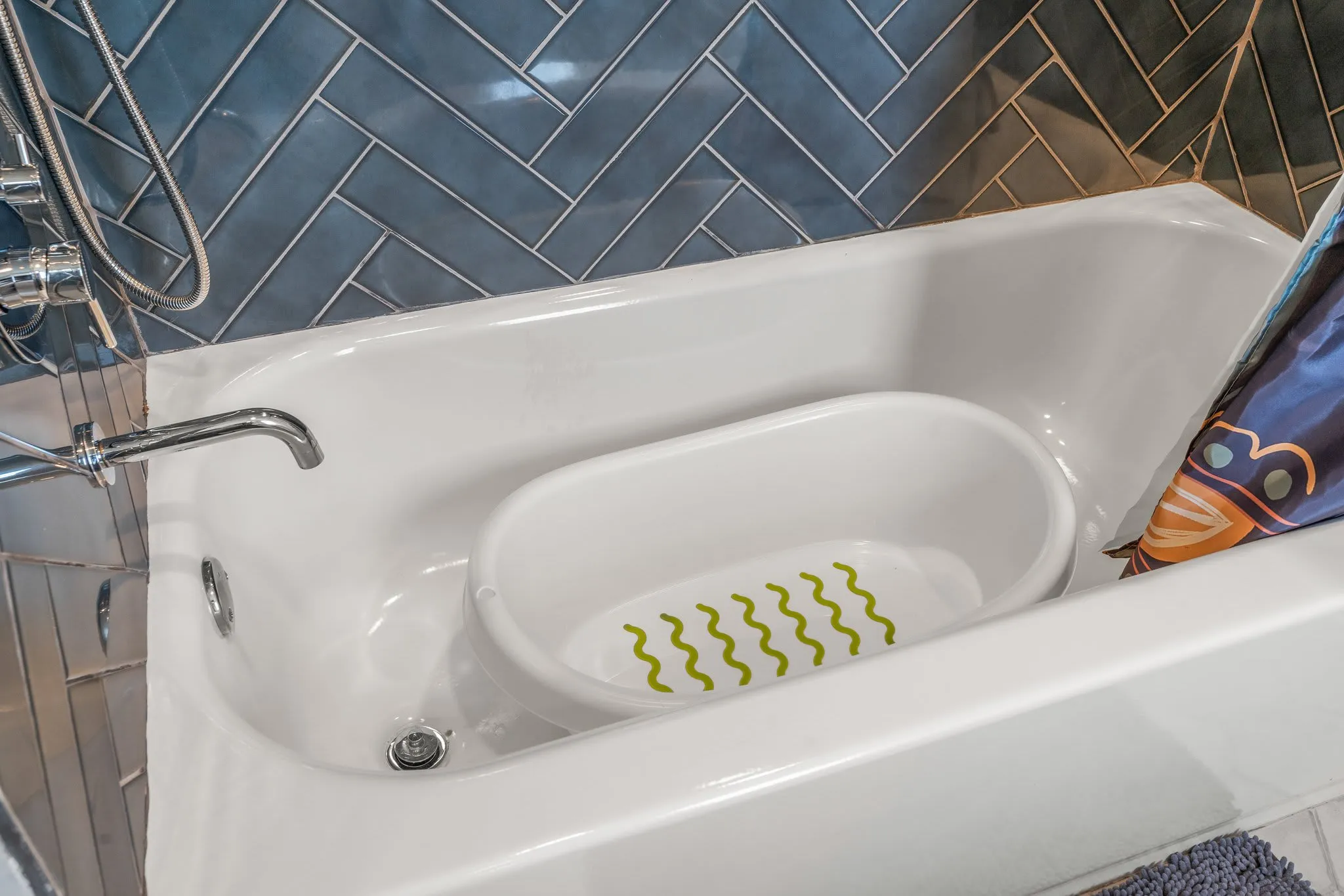 Traveling with little ones? We’ve thought of that too—our infant tub and cozy setup make bath time a breeze.