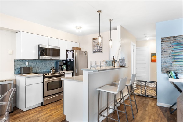 Your kitchen makes making home cooked meals a breeze.  It comes stocked with cooking essentials for your covenience!