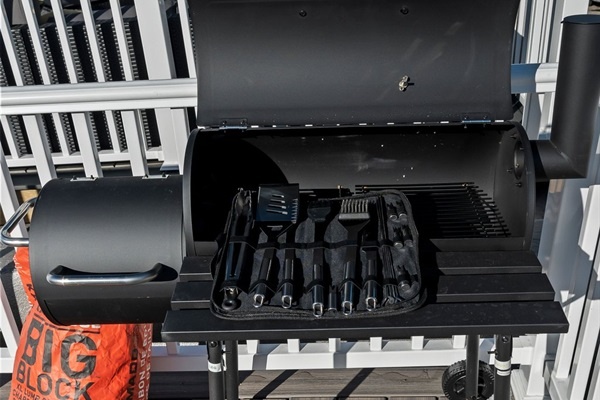 Fully equipped for your next barbecue — everything you need to grill and chill right from the rooftop.