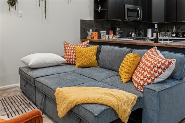 Extra room for guests, or more space to lounge. The sofa easily converts for ultimate flexibility.