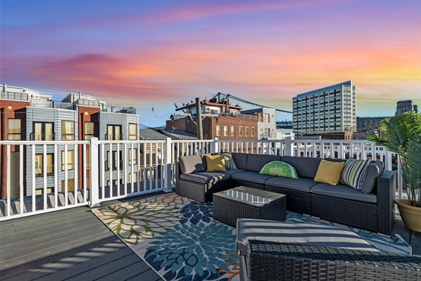 Your private rooftop escape. Fire up the grill and enjoy stunning city views.