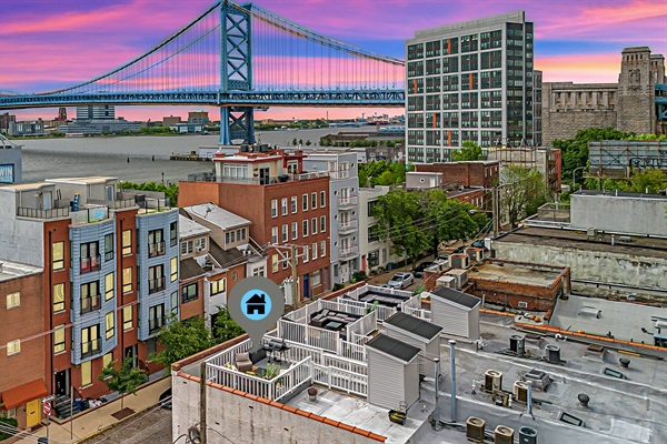 Experience the best of Old City just steps from the waterfront — unbeatable views of the Ben Franklin Bridge.