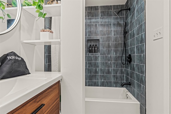 Relaxing, modern, and thoughtfully stocked with shampoo, conditioner, and body wash—everything you need to refresh and recharge in style.